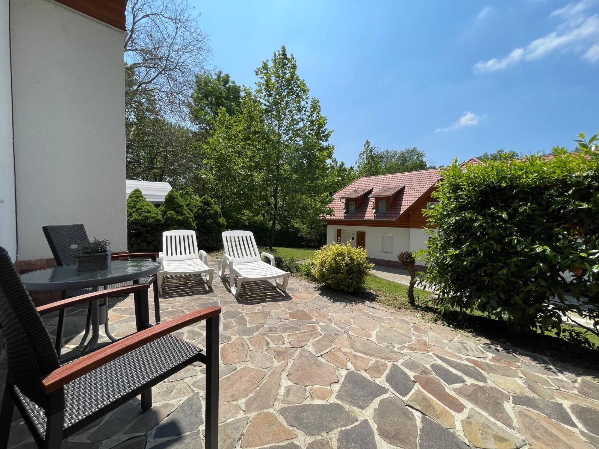 Appartement Kastelo Teraso Zalacsány エクステリア 写真