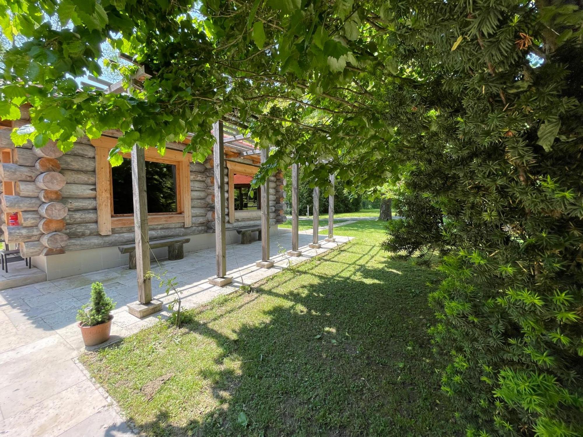 Appartement Kastelo Teraso Zalacsány エクステリア 写真